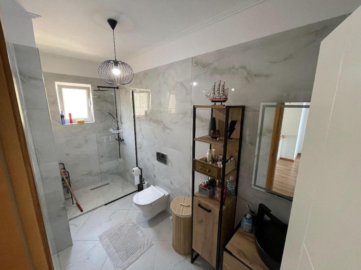 Ferienwohnung Teuta- Luxury Penthouse 200M2 Sarandë Exterior foto